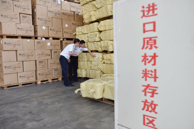 厦门机场检验检疫隔空出招 晋江陆地港快件业务驶上“快车道”